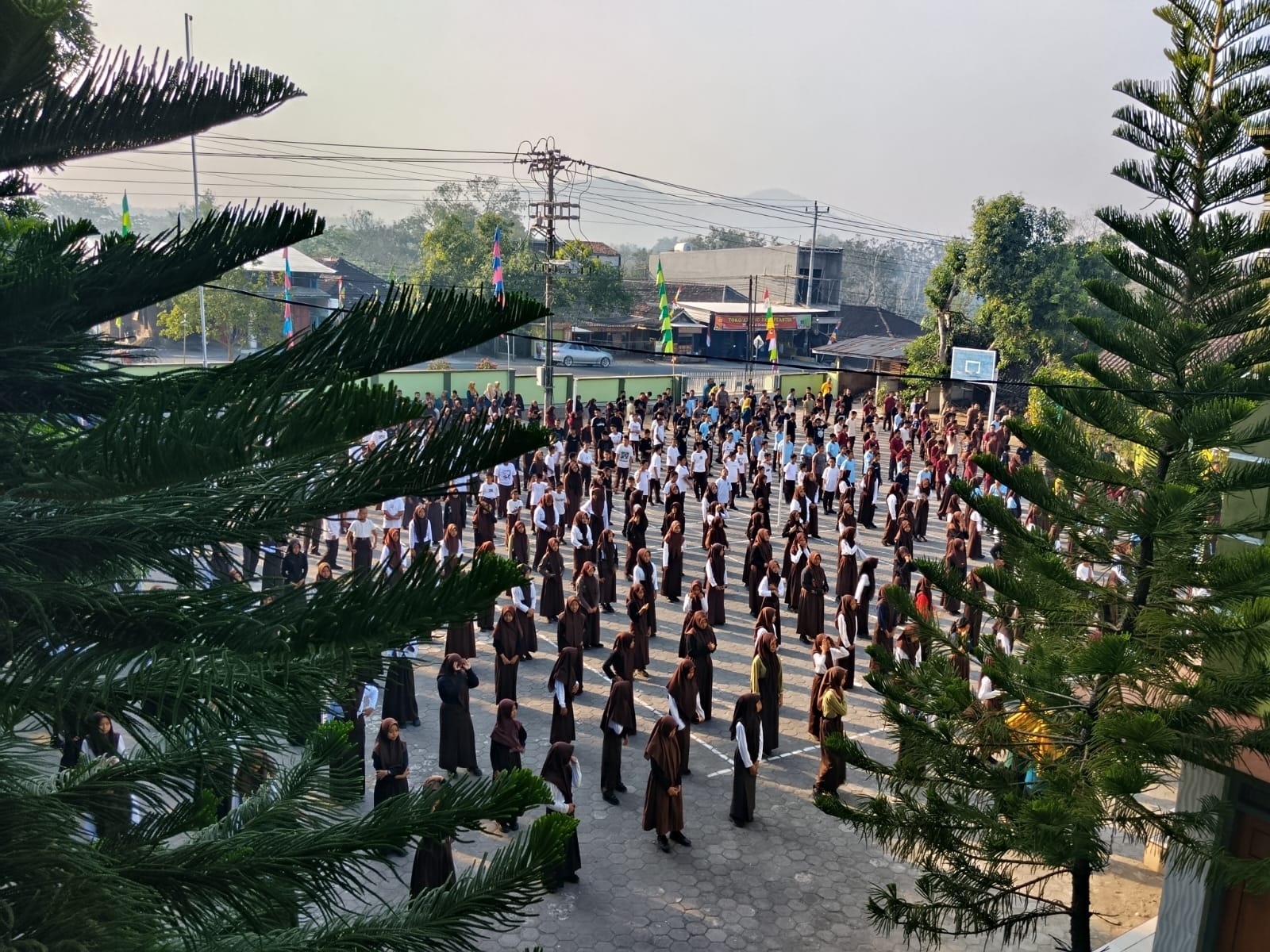 Semangat Jumat Sehat dan Kreatif, SMPN 1 Baturetno menggelar Kegiatan BESTIE Spensaba