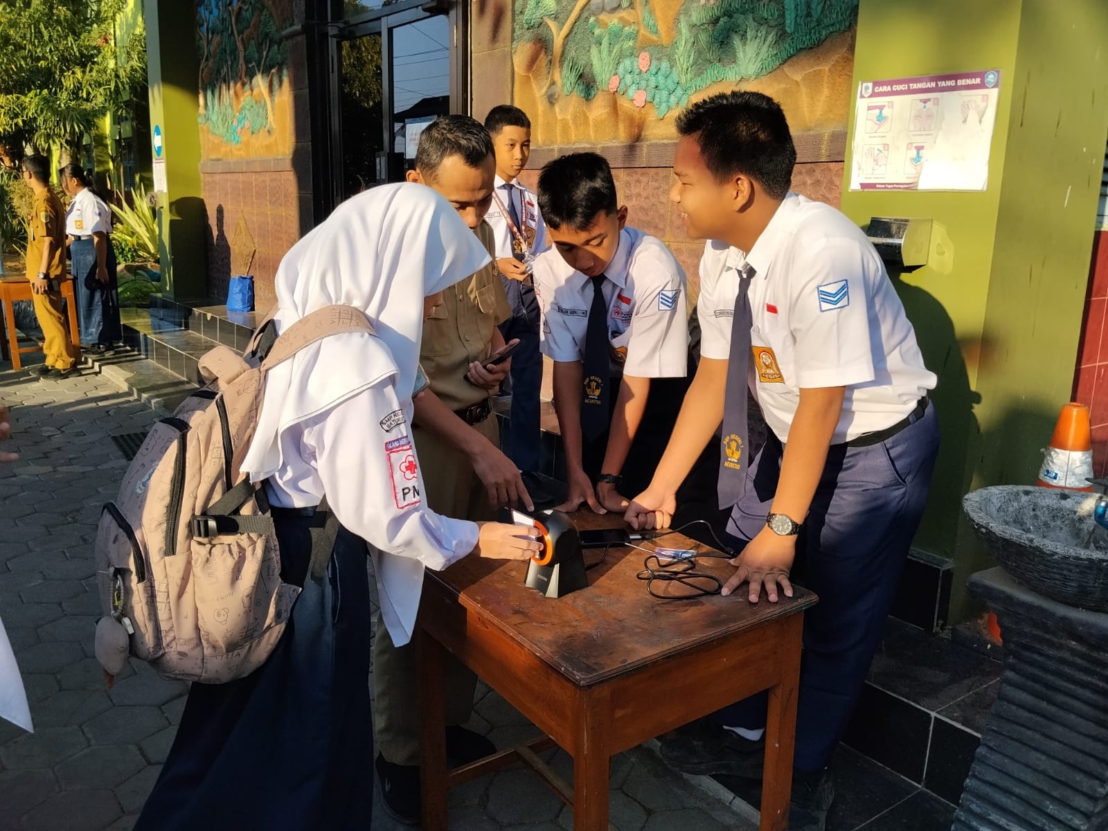 SMPN 1 Baturetno Uji Coba E-Presensi, Langkah Awal Menuju Sekolah Digital