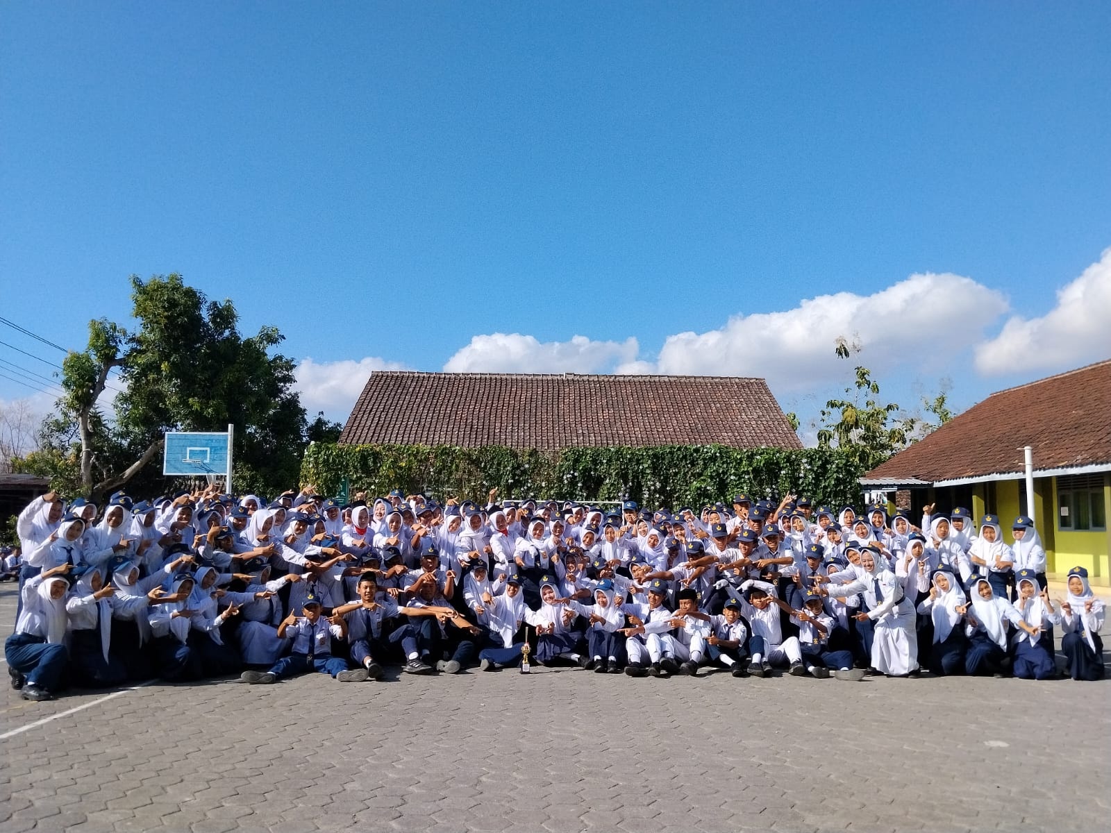 Satu Senin, Segudang Prestasi: Spensaba Terus Menginspirasi