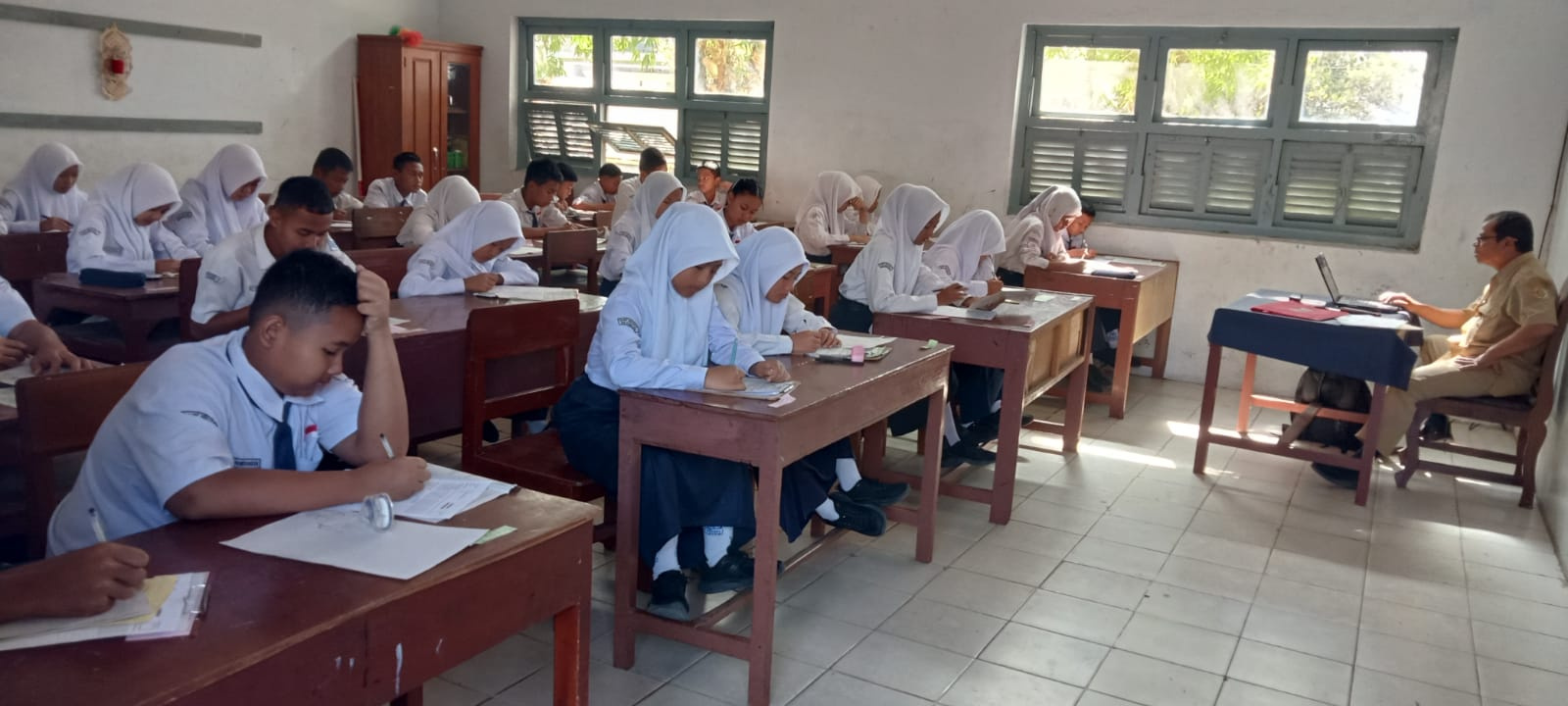 PSTS 2026 Berlangsung, Siswa SMP Negeri 1 Baturetno Tunjukkan Keseriusan dalam Mengerjakan Ujian