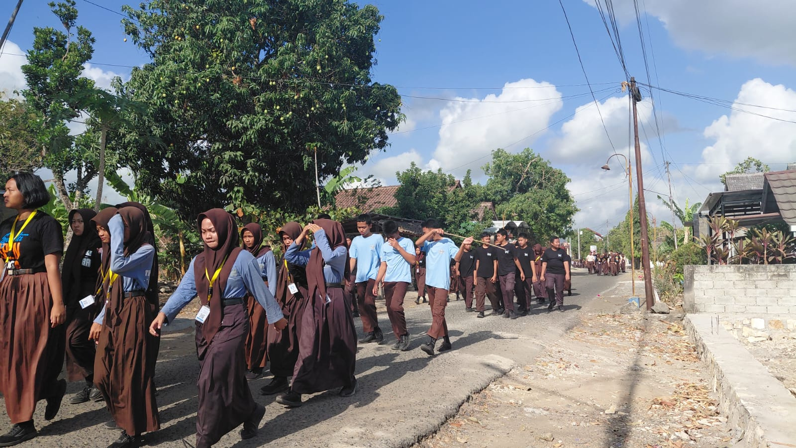 Wujudkan Hidup Sehat dan Kebersamaan melalui Senam dan Jalan Sehat