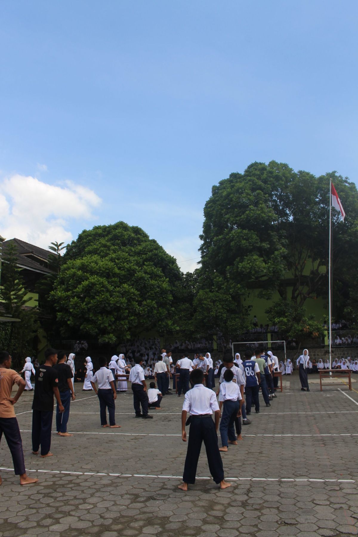 Meriahkan Hari Guru, SMP Negeri 1 Baturetno gelar event mini games antar kelompok dengan sukses