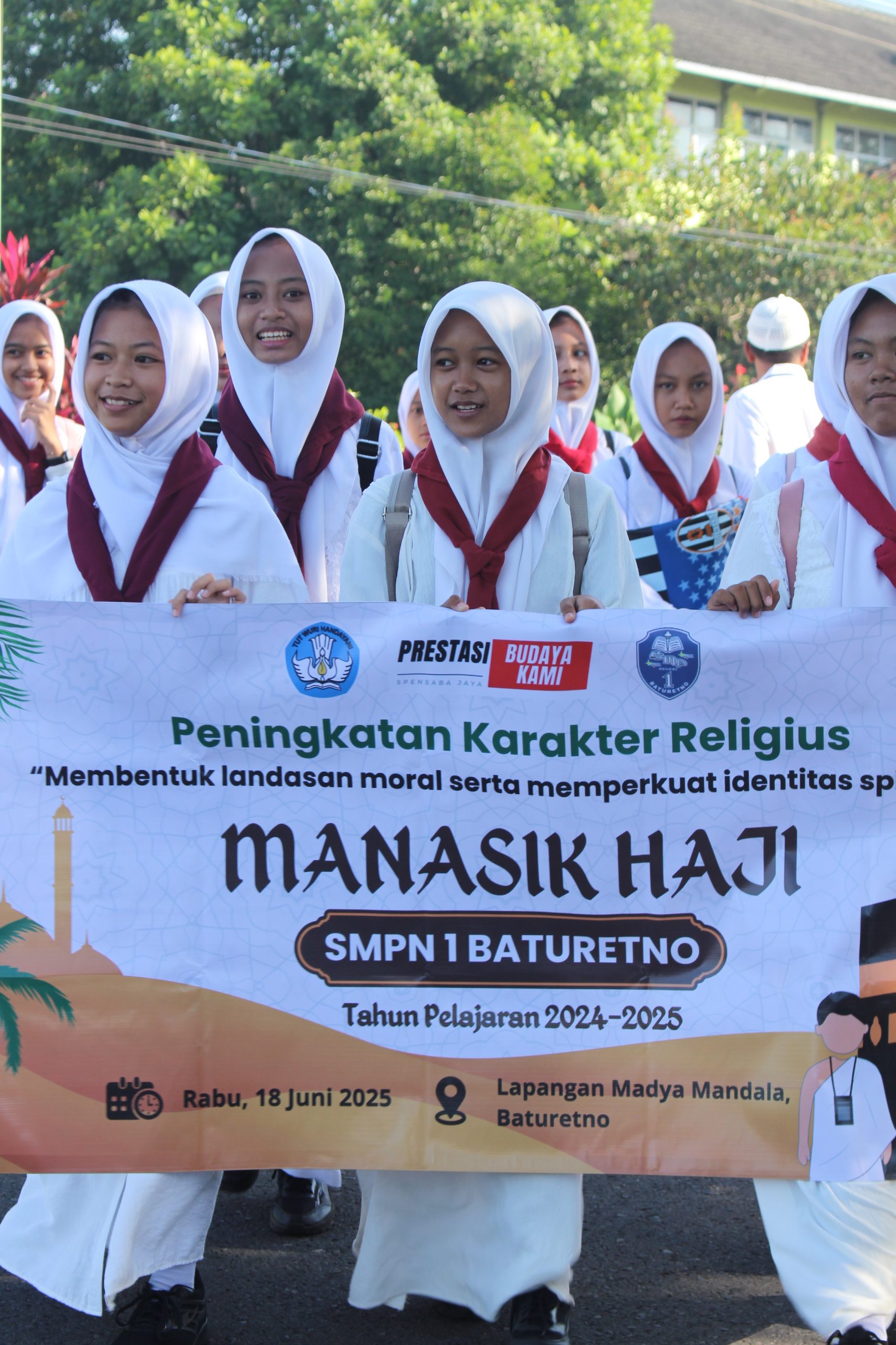 Kegiatan yang Menarik! SMP Negeri 1 Baturetno Melakukan Kegiatan Manasik Haji yang Pastinya Berdampak Positif Bagi Seluruh Warga Sekolah