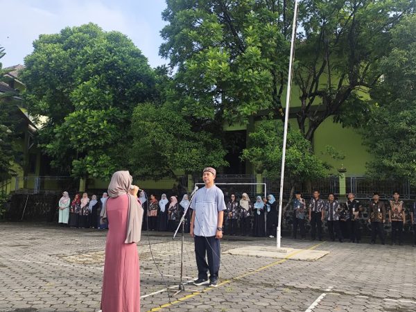 Siswa Siswi Spensaba Gelar Halal Bihalal di Hari Pertama Masuk Sekolah
