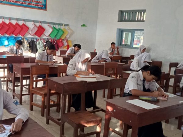 UJI COBA PSASP SMP NEGERI 1 BATURETNO BERJALAN KONDUSIF, SISWA KELAS 9 TUNJUKKAN KESERIUSAN MESKI MASIH TAHAP PERCOBAAN